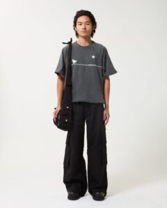discontd frontier raglan tee detail